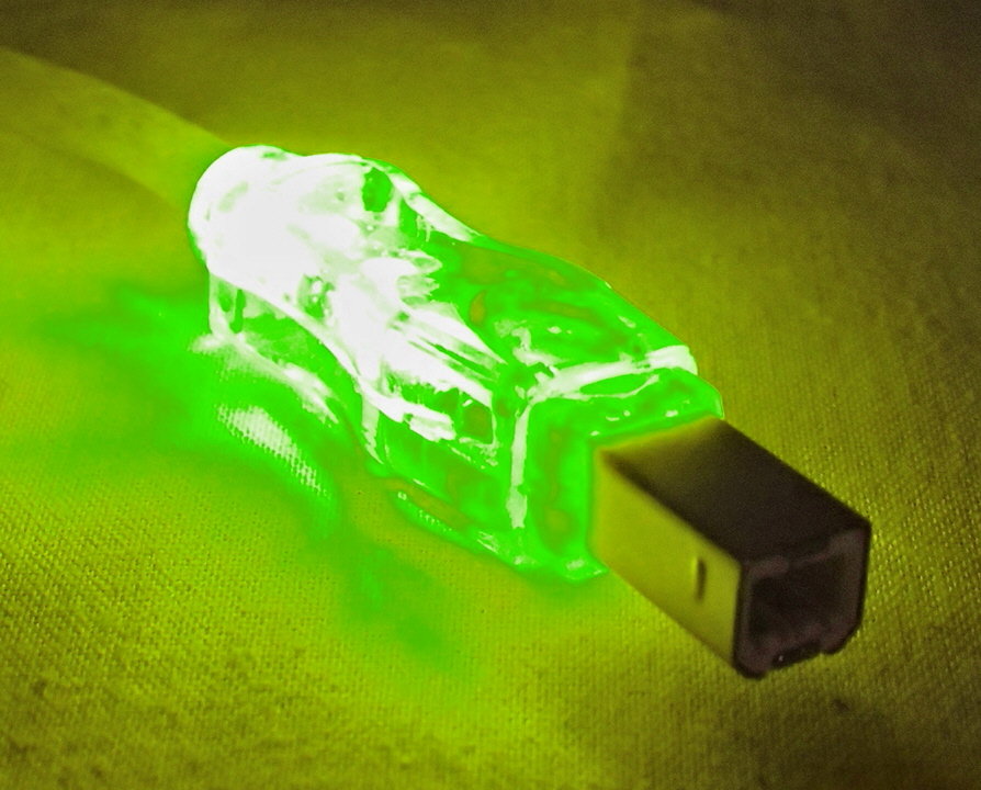 6ft USB 2.0 480Mbps Type A Male to B Male Translucent Illuminated/Lighted Cable with Green LEDs CC2209C-06GNL 037229229448